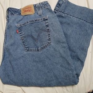 Levi's Capris